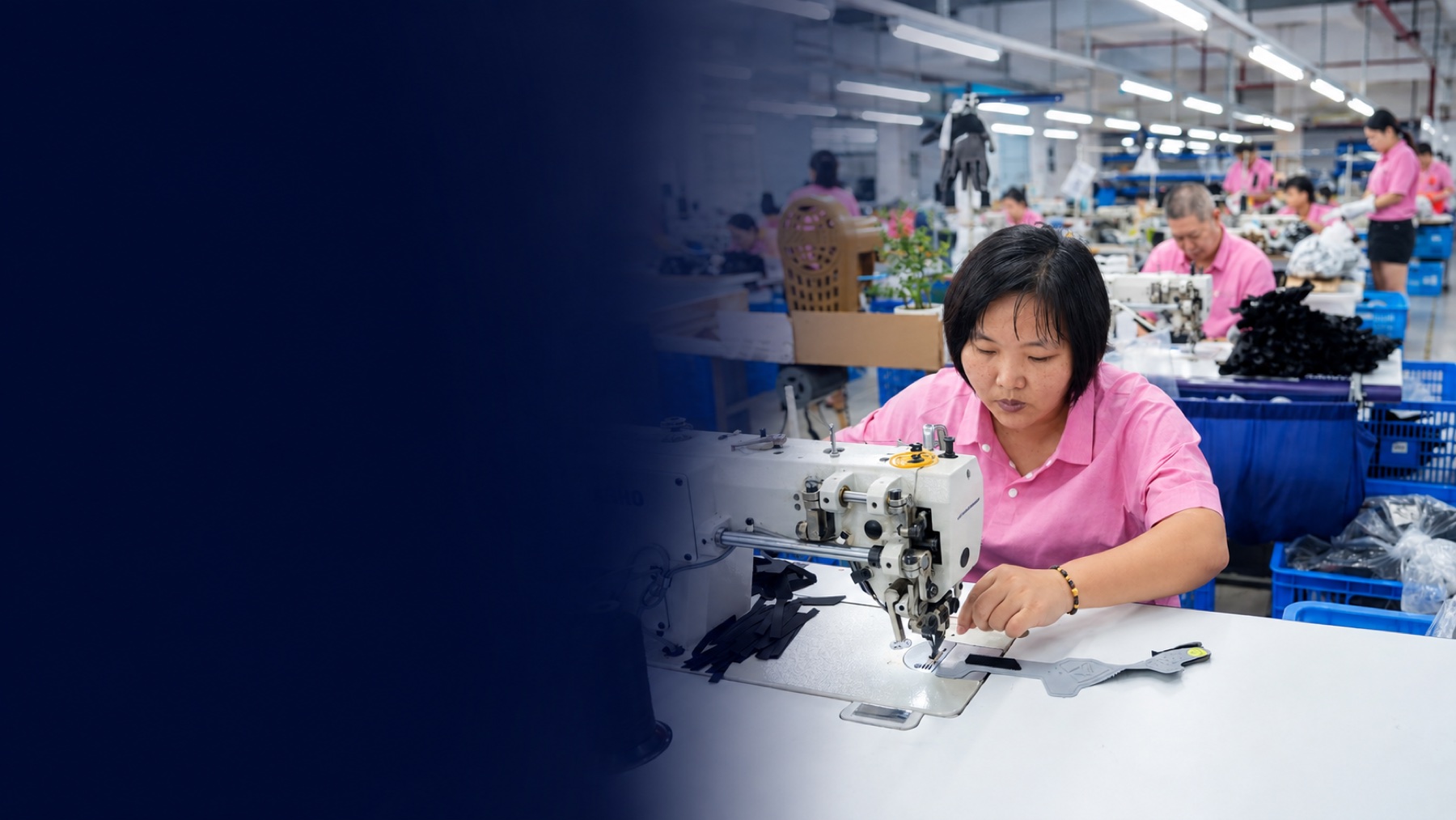 BURTONO sports glove production worker sewing glove components